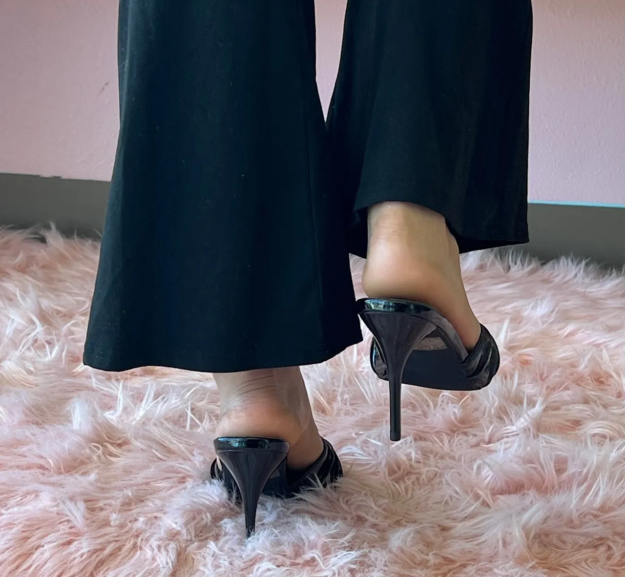 UPGRADE CLASS Black Mule Heel Open Toe Black Faux Leather