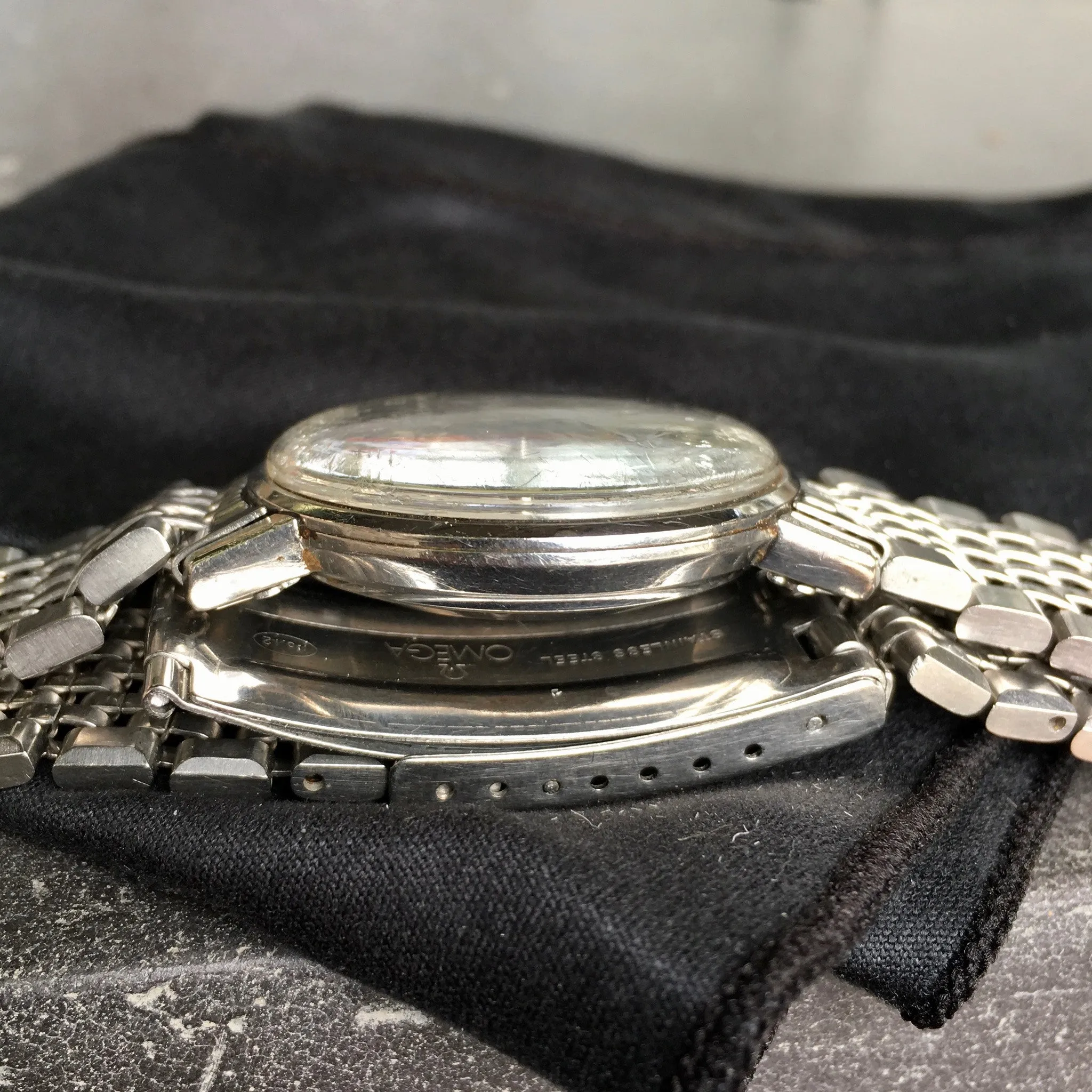 Vintage Omega Seamaster De Ville Caliber 563 Stainless Steel Date White Brushed Dial 1970's Watch