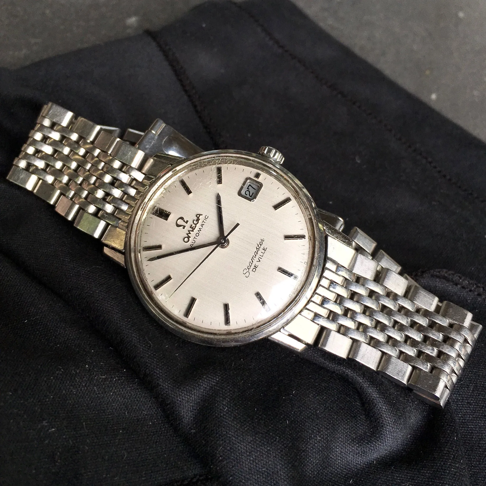 Vintage Omega Seamaster De Ville Caliber 563 Stainless Steel Date White Brushed Dial 1970's Watch