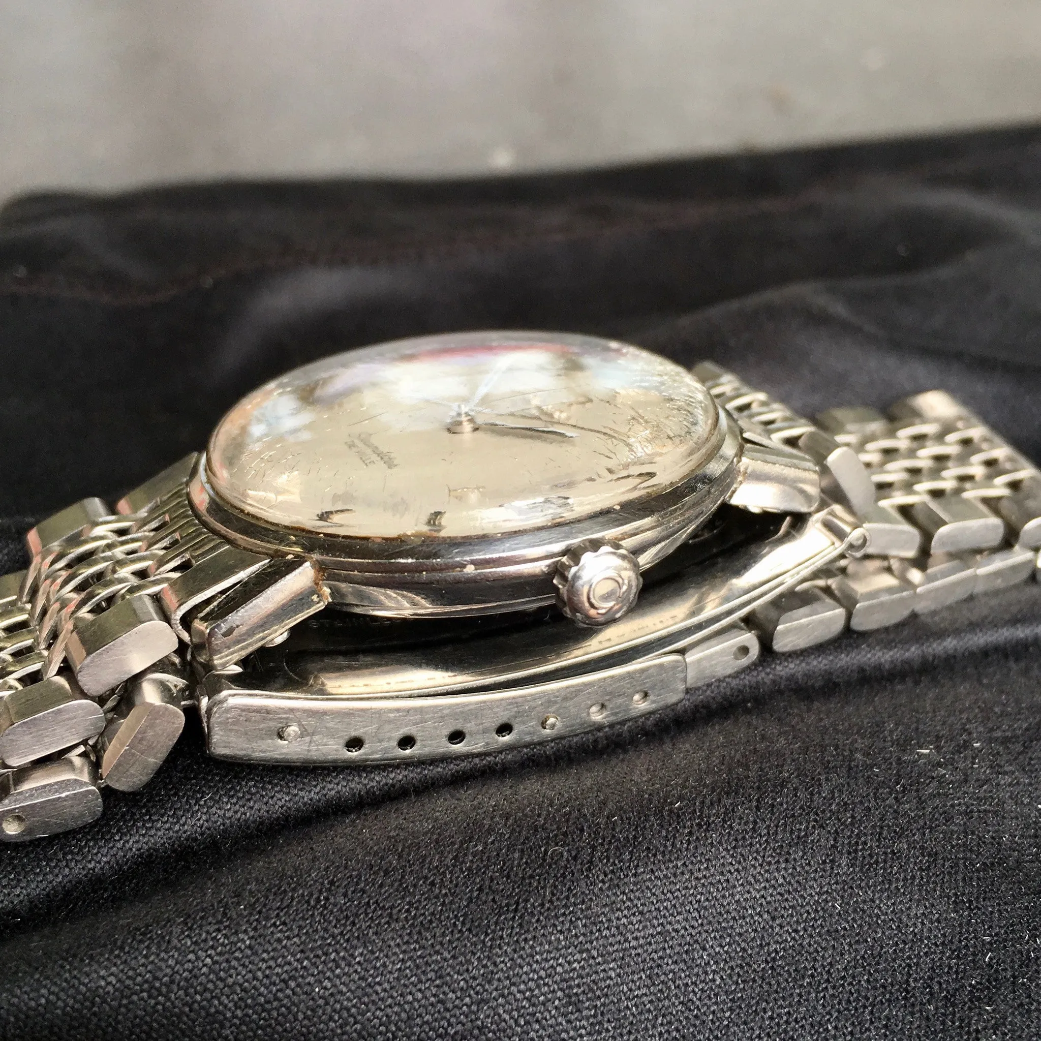 Vintage Omega Seamaster De Ville Caliber 563 Stainless Steel Date White Brushed Dial 1970's Watch