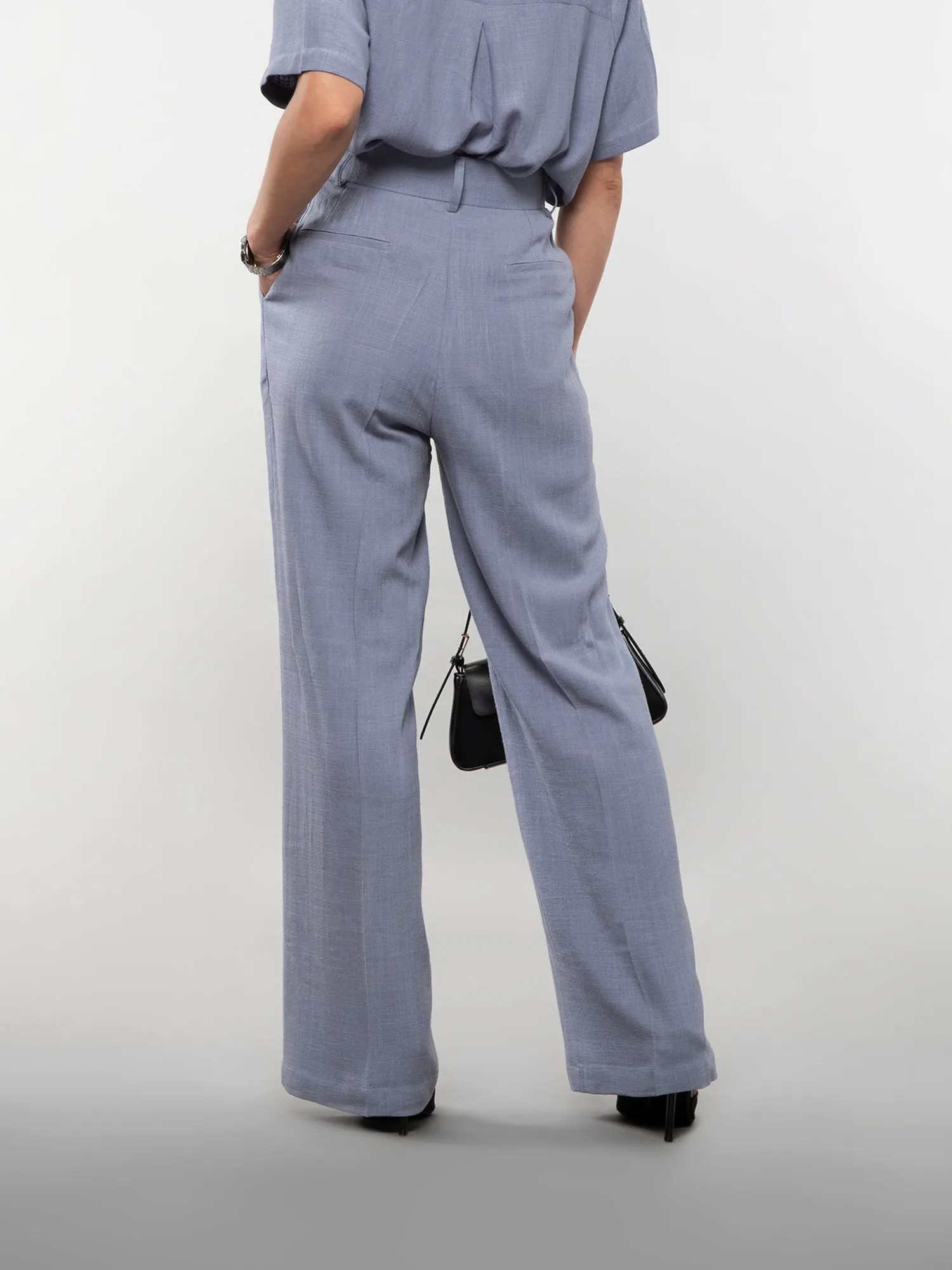 Wide-leg linen pants