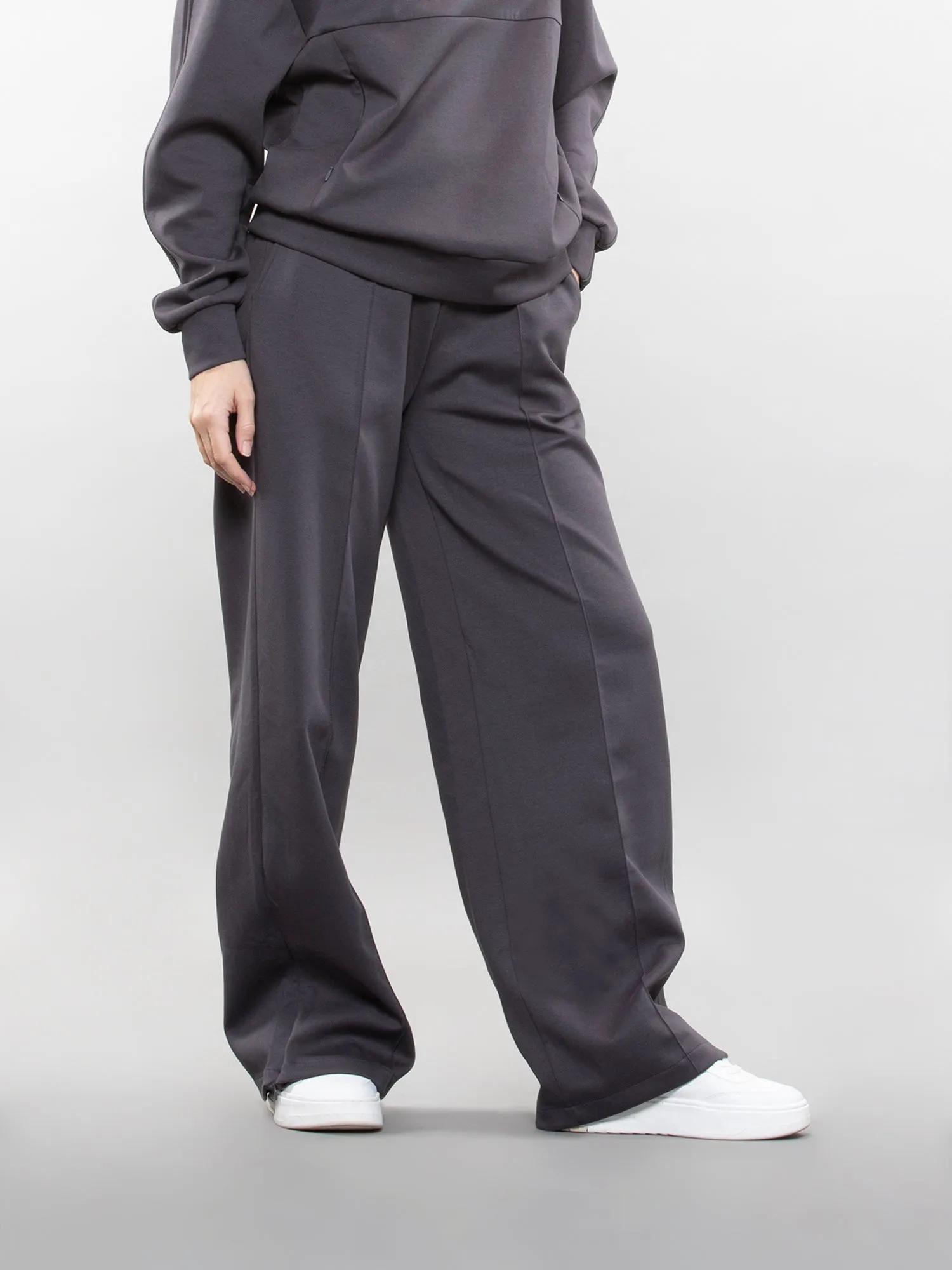 Wide-leg pants
