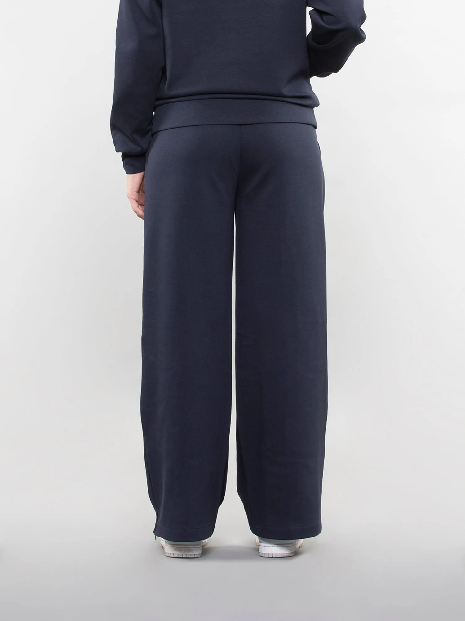 Wide-leg pants