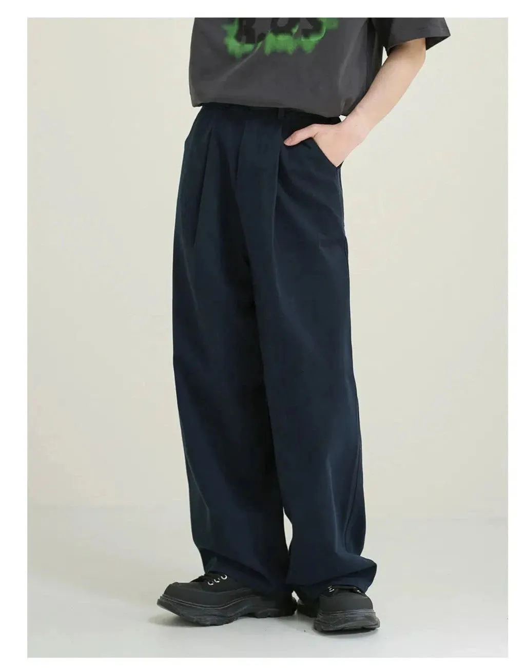 Wide-leg Pleated Pants