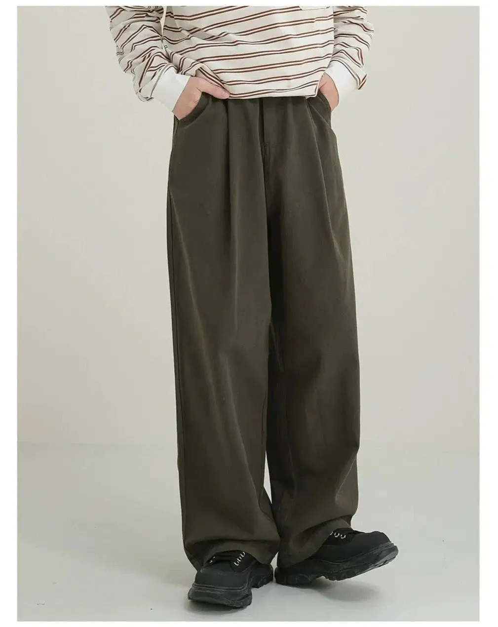 Wide-leg Pleated Pants