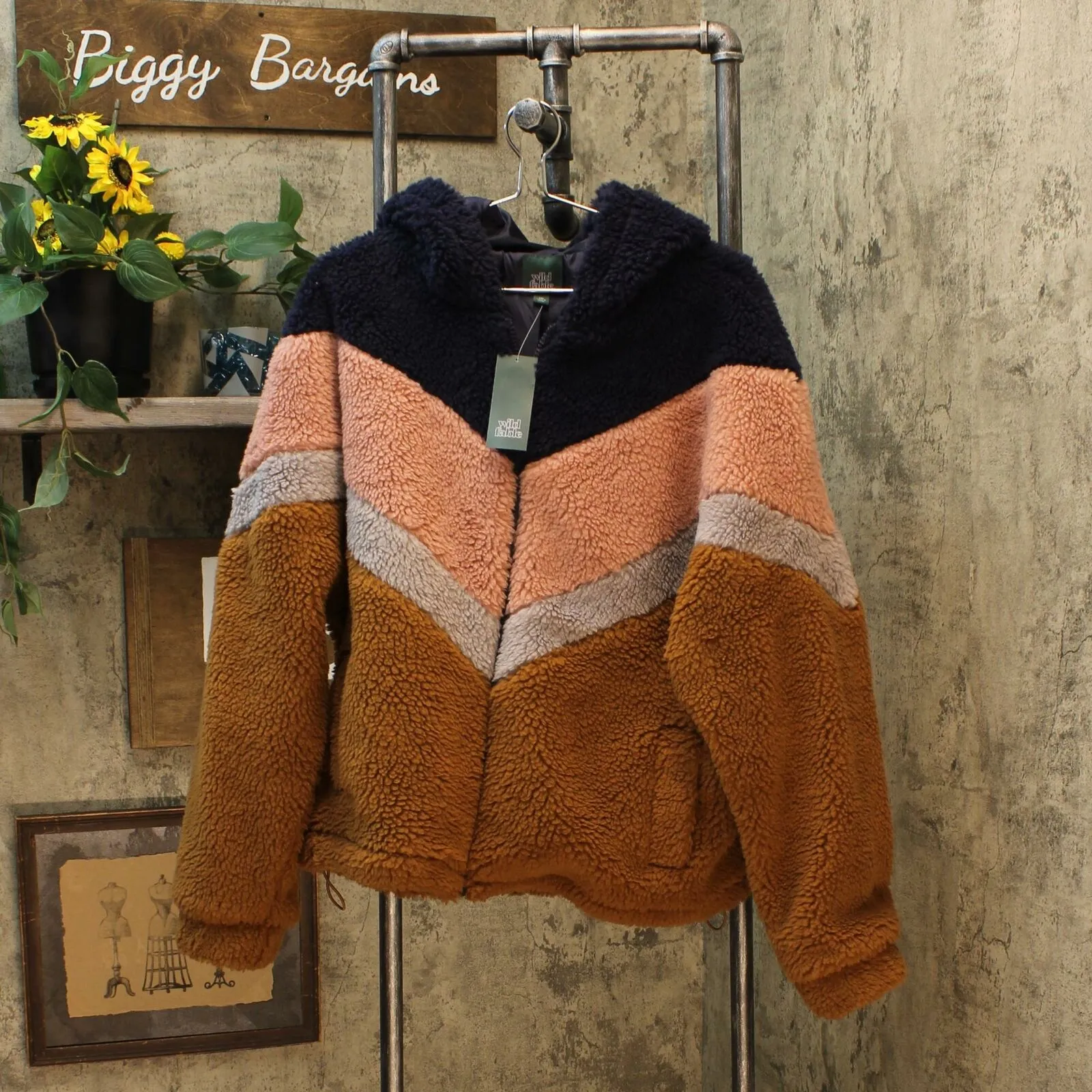 Wild Fable Women's Long Sleeve Zip-Up Colorblocked Hooded Sherpa Jacket