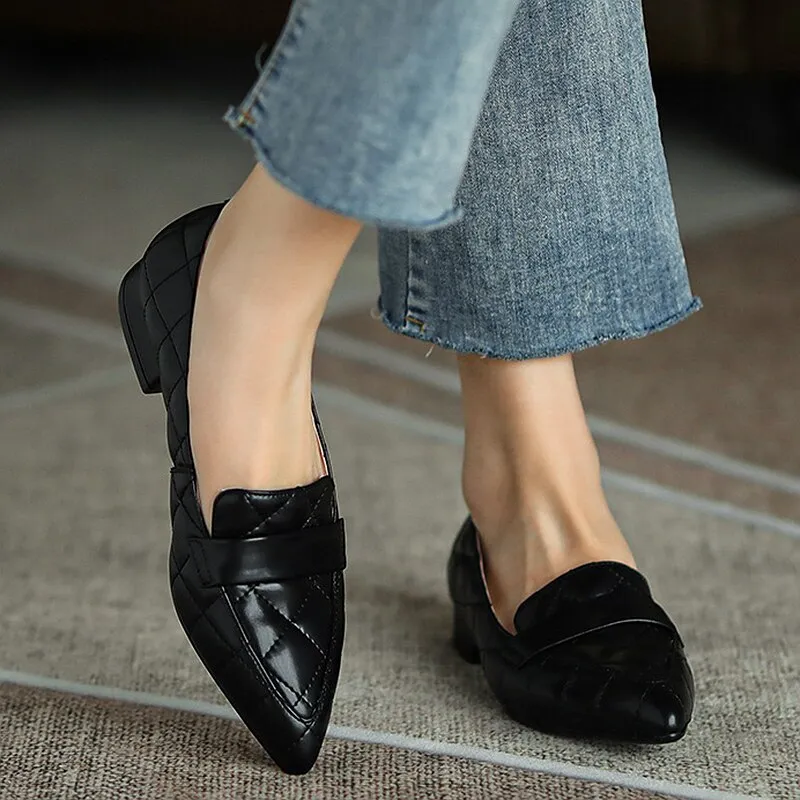 Women Vintage Style Cow leather Sewing Decoration Pointed Toe Shoes