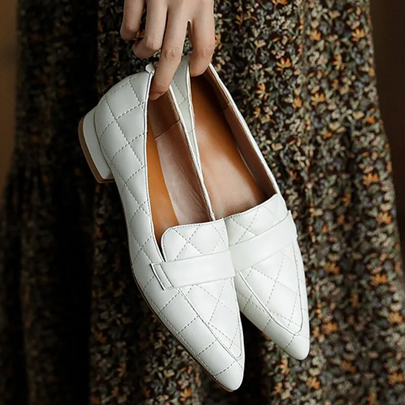 Women Vintage Style Cow leather Sewing Decoration Pointed Toe Shoes