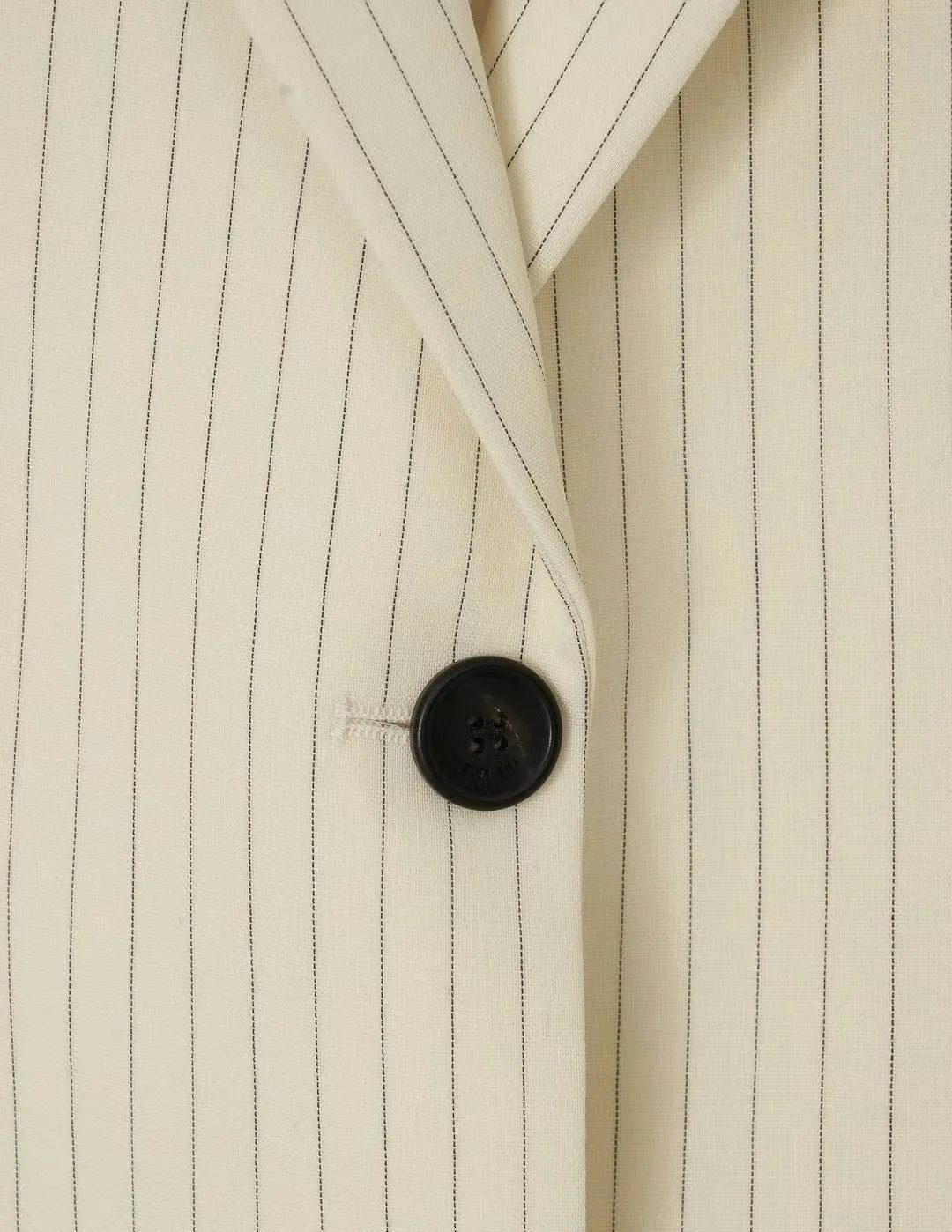 ZOOEY PINSTRIPE BLAZER CREAM