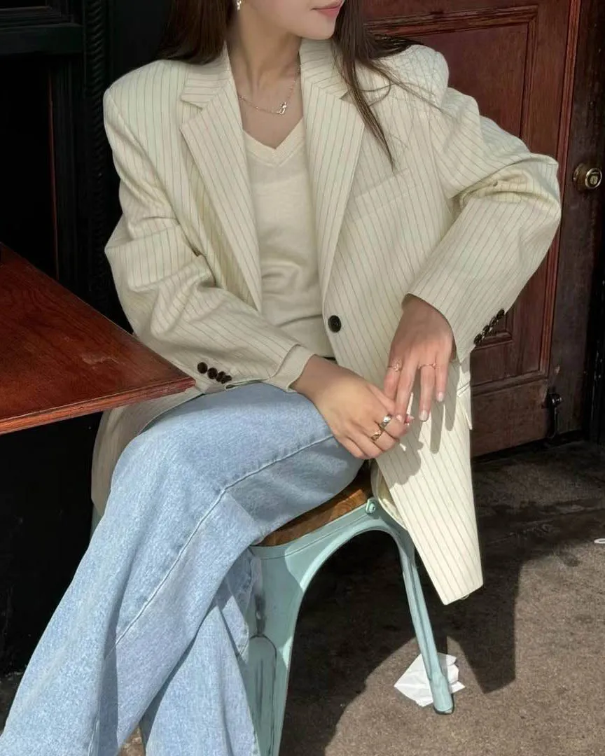 ZOOEY PINSTRIPE BLAZER CREAM